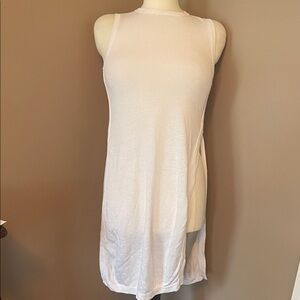 Alice + Olivia Sleeveless White Tunic Top